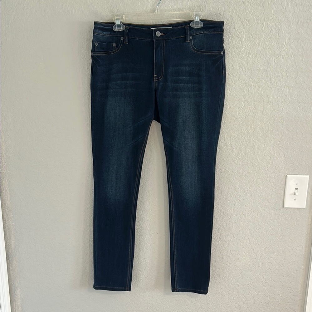 Kenneth Cole perfect Blue Jeans